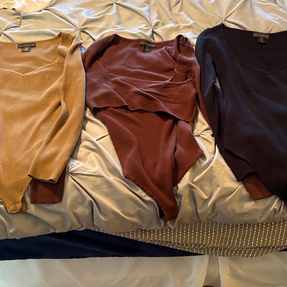House of Harlow large Women's V-Neck Sweater Trio - Tan, Brown, Black